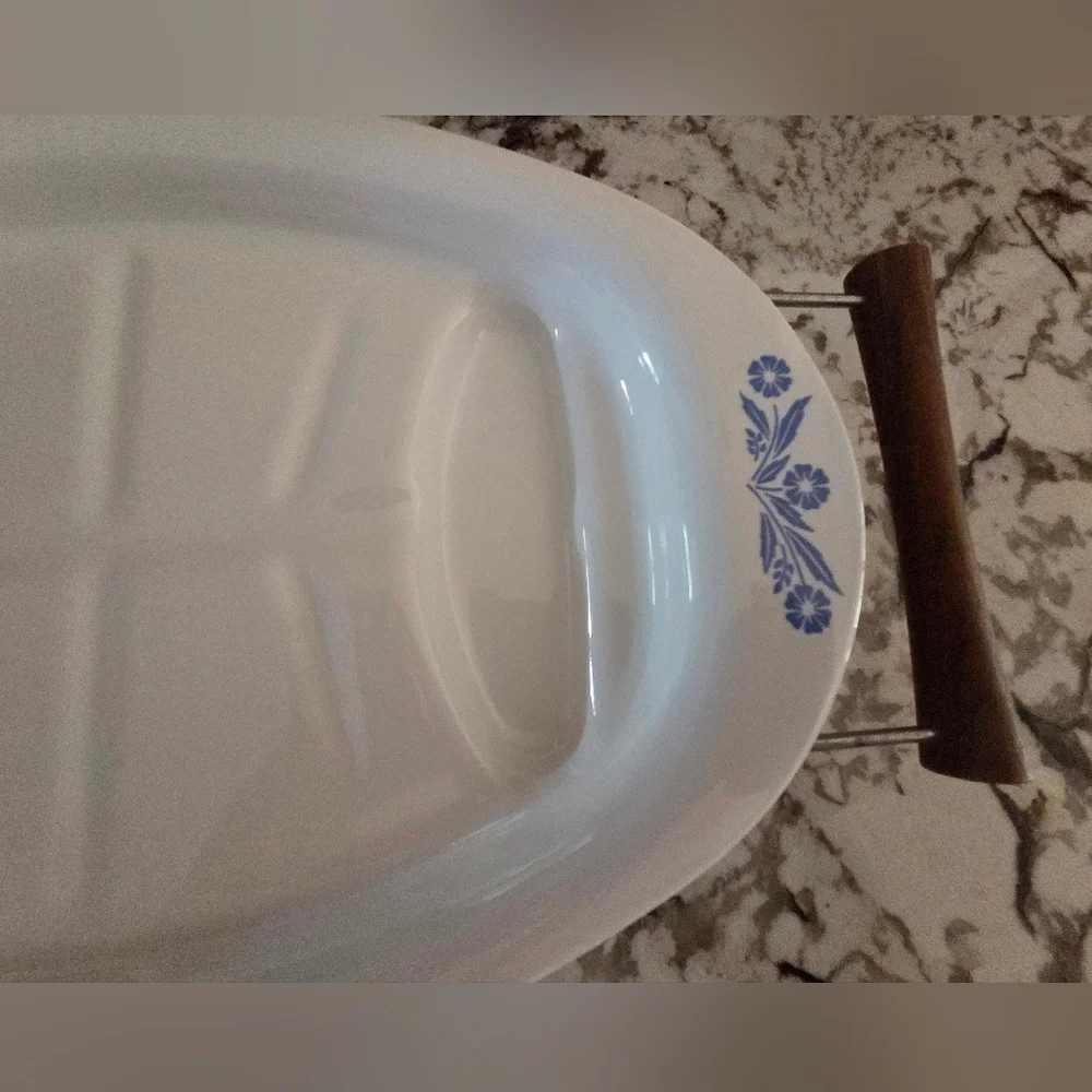 Vintage Corning Ware Blue Cornflower P-19 Meat Platter Wood Handled Metal Caddy